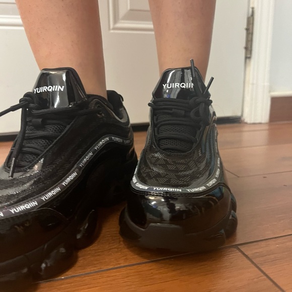 Non Slip Work Shoes (Indestructible Steel Toe) Lightweight & reflective - Picture 7 of 9